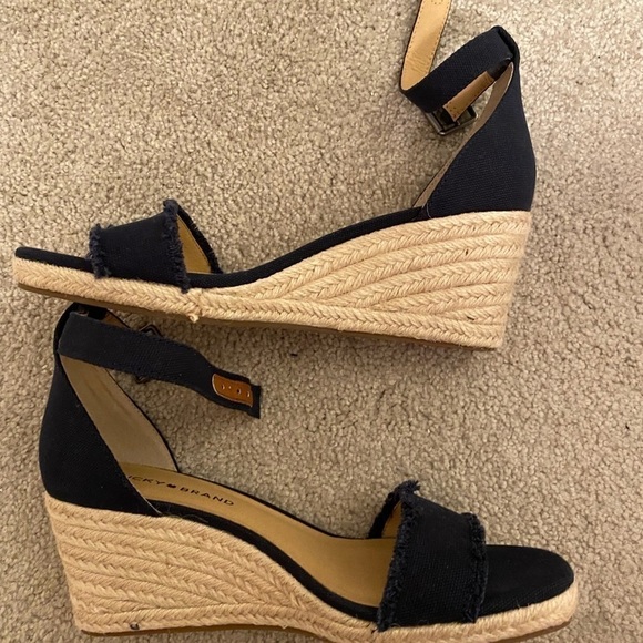 LUCKY Brand Navy Wedges - Picture 6 of 11